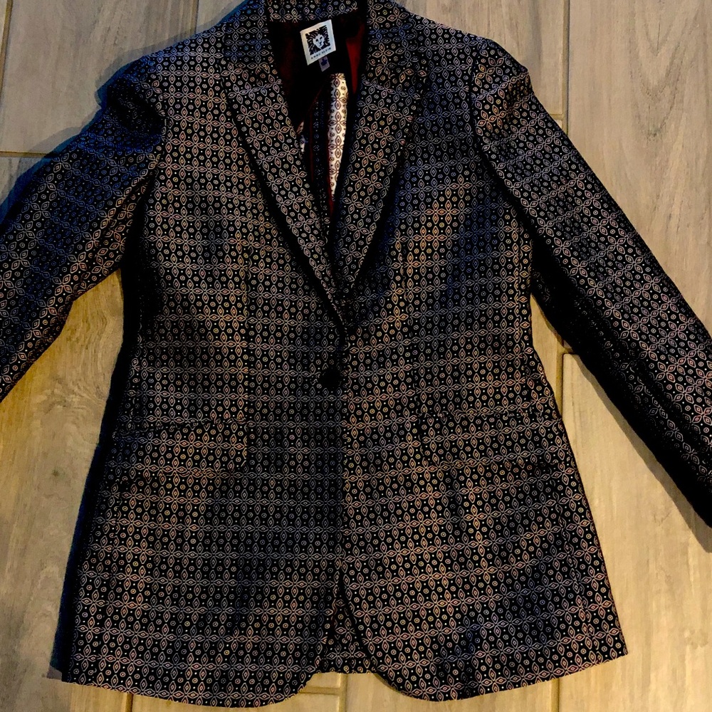 Elegant Black and Gold Women’s Blazer